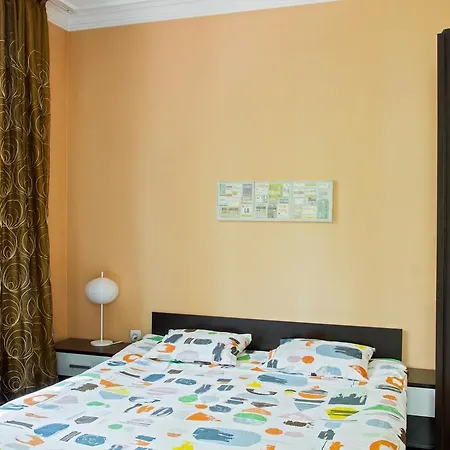 Lovely Spacious 2 Bedroom Downtown * Sofia