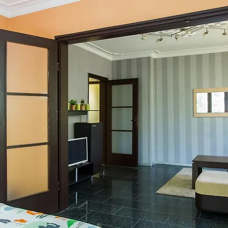 Apartment Lovely Spacious 2 Bedroom Downtown *