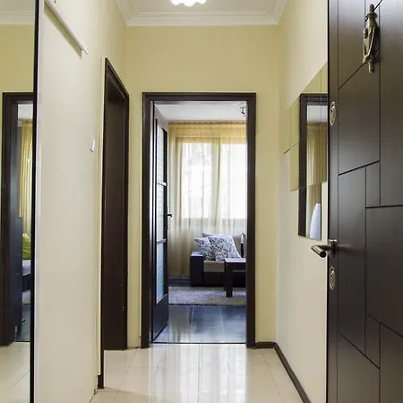Lovely Spacious 2 Bedroom Downtown